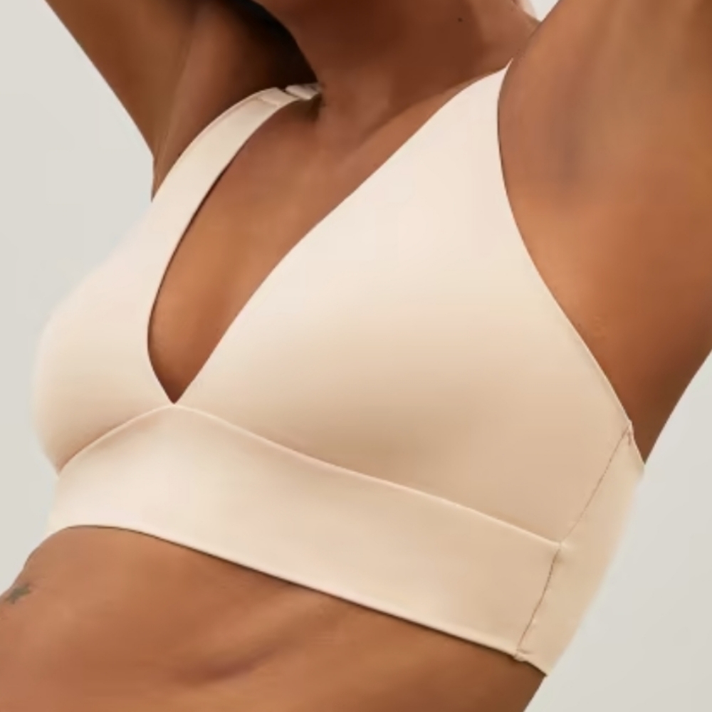 Everlane Light Tan Invisible Bra